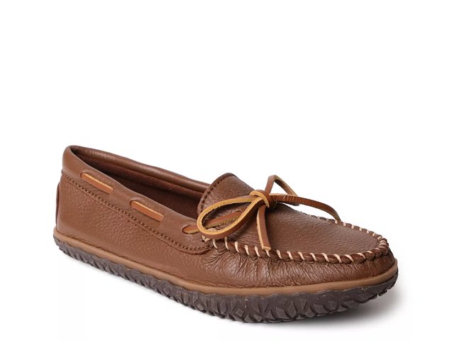 Minnetonka clearance slippers dsw