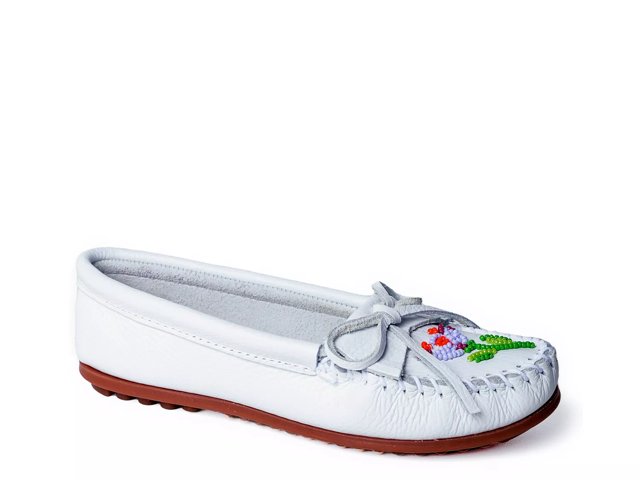 新作 Minnetonka Ziigwan Waabigwan スリッポン 新作 Minnetonka Ziigwan Waabigwan スリッポン (Minnetonka