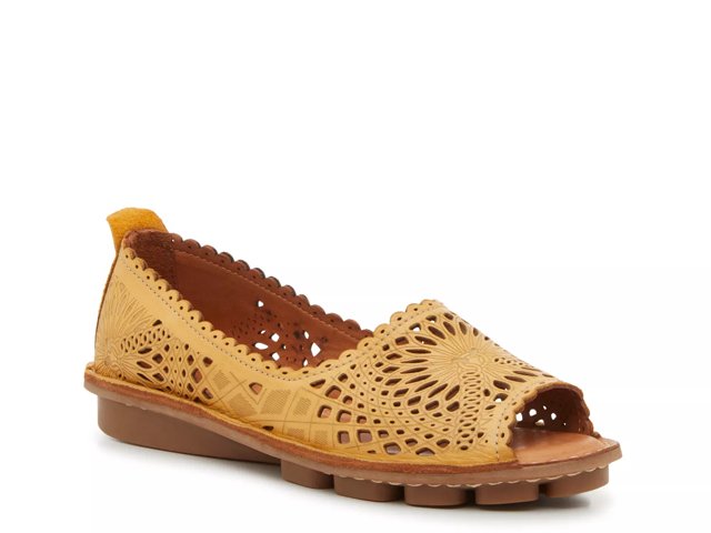 Dsw spring step outlet