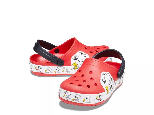 Crocs snoopy outlet