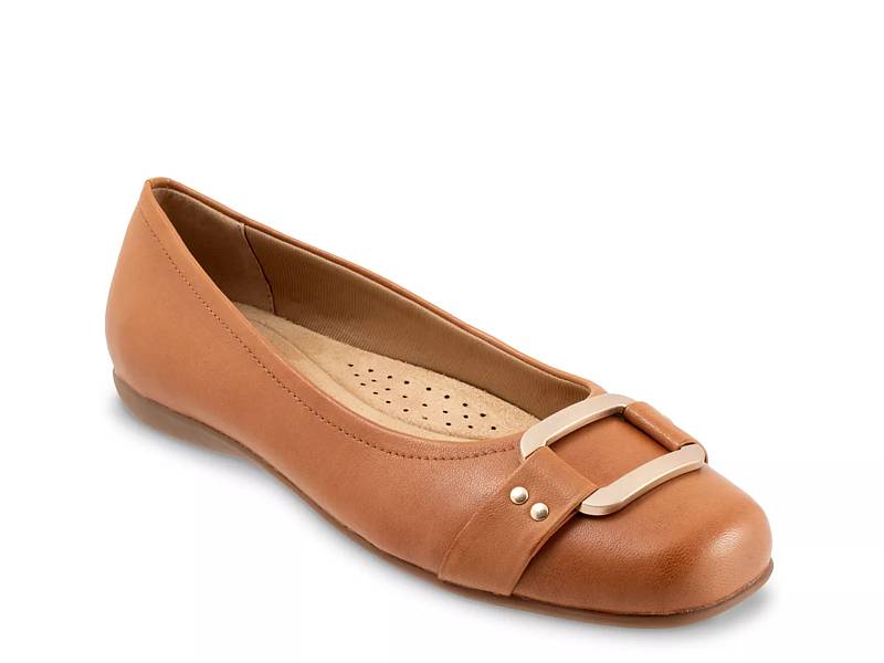 Trotters Women's Greyson Kiltie Flat