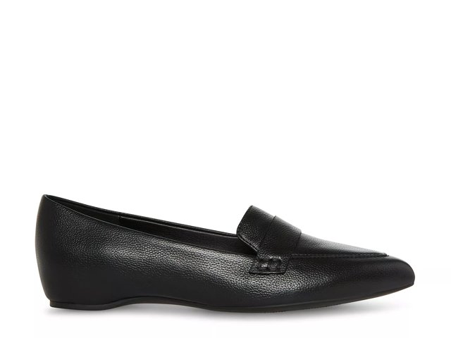 Tara slip outlet on loafers