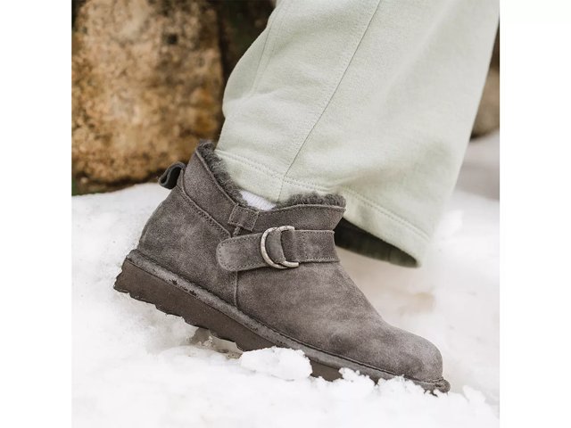 Bearpaw Shorty Buckle Snow Boot