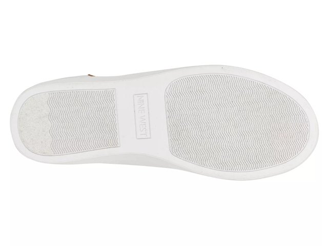Nine west hot sale white shoes