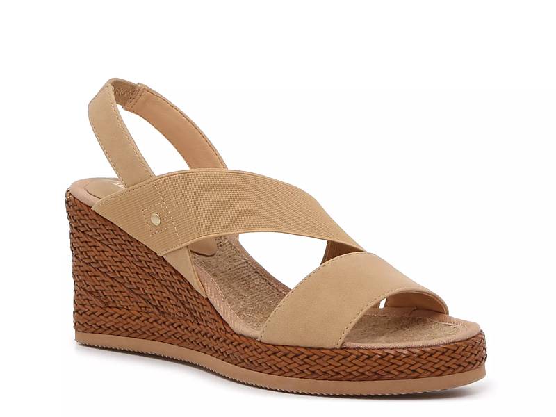 Adrienne Vittadini Footwear Women's Riva Wedge Sandal, terracotta, 8 M US :  : Clothing, Shoes & Accessories