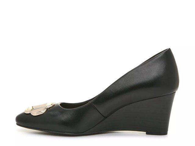 Shiloh wedge top