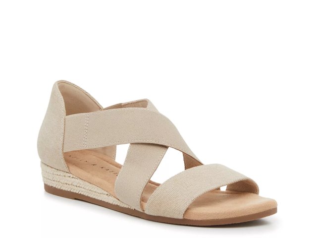 Kelly & katie plushin wedge cheap sandal