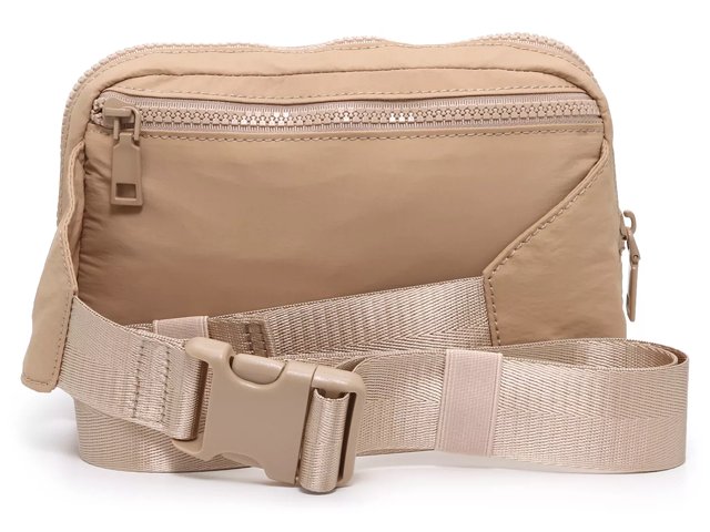 Fanny pack dsw deals