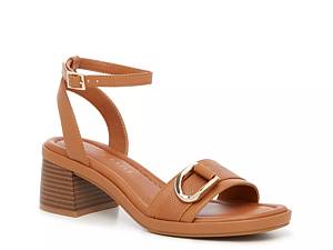 Closed toe sales sandals at dsw