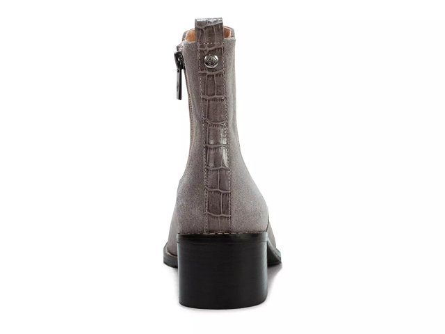 Donald j pliner deals chelsea boots