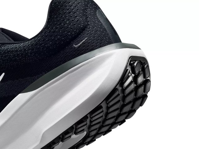 Nike quest vs winflo clearance