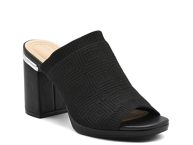 ADRIENNE VITTADINI Women's Slide Sandal, Black, 8 : : Clothing,  Shoes & Accessories