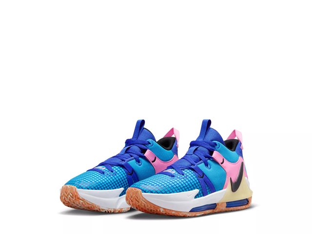 Basketball shoes lebrons shop