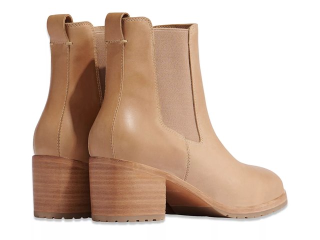 Nisolo store chelsea boots