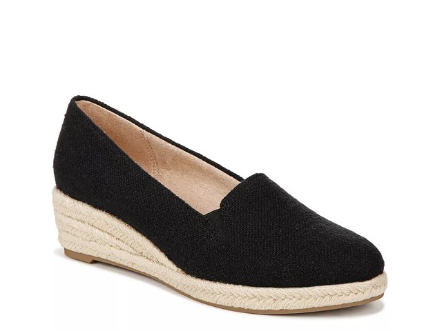 Espadrille wedge pump clearance