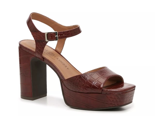 Chinese laundry platform sandal shop