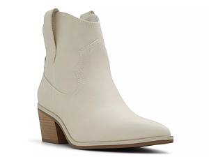 White ankle hotsell boots dsw