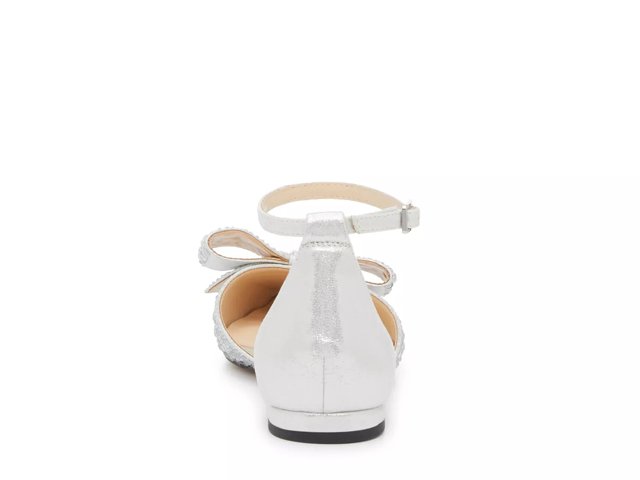 Jessica Simpson Elturo Flat