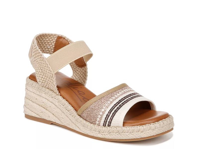 Amazon.com | Andre Assous Women's Nori Wedge Sandal, Clear