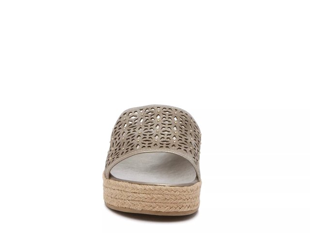 Hush Puppies Women s Lady Platform Sandal in Warm Mushroom Bronze Metallic Size 7.5
