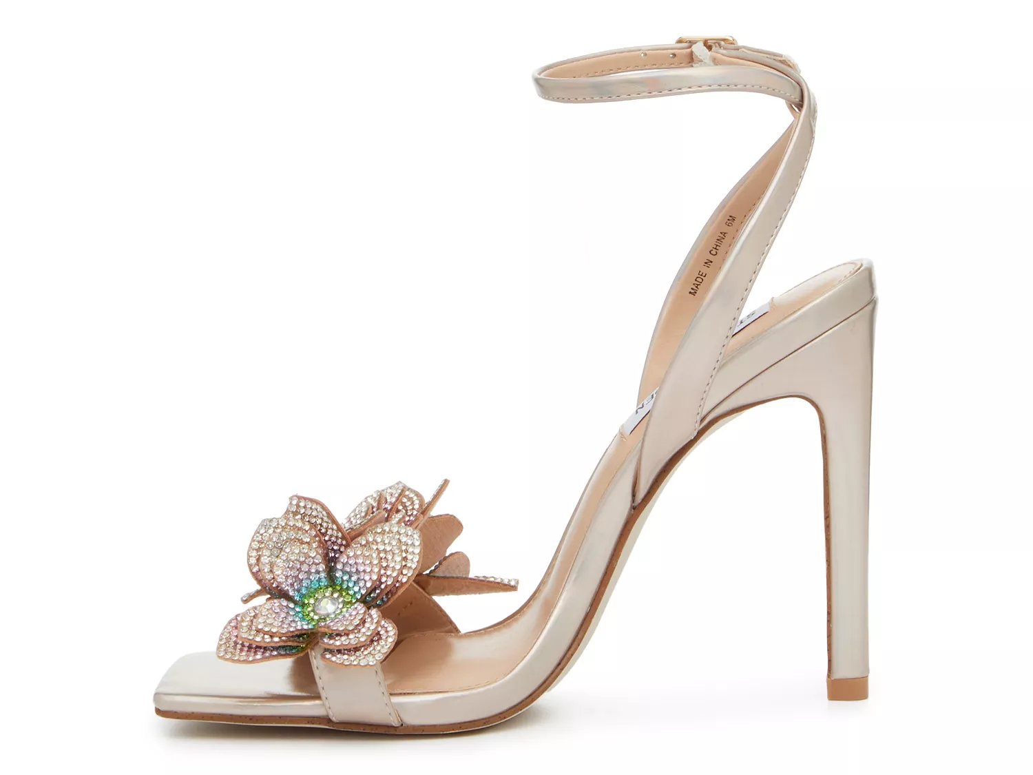Ulyana Sandal