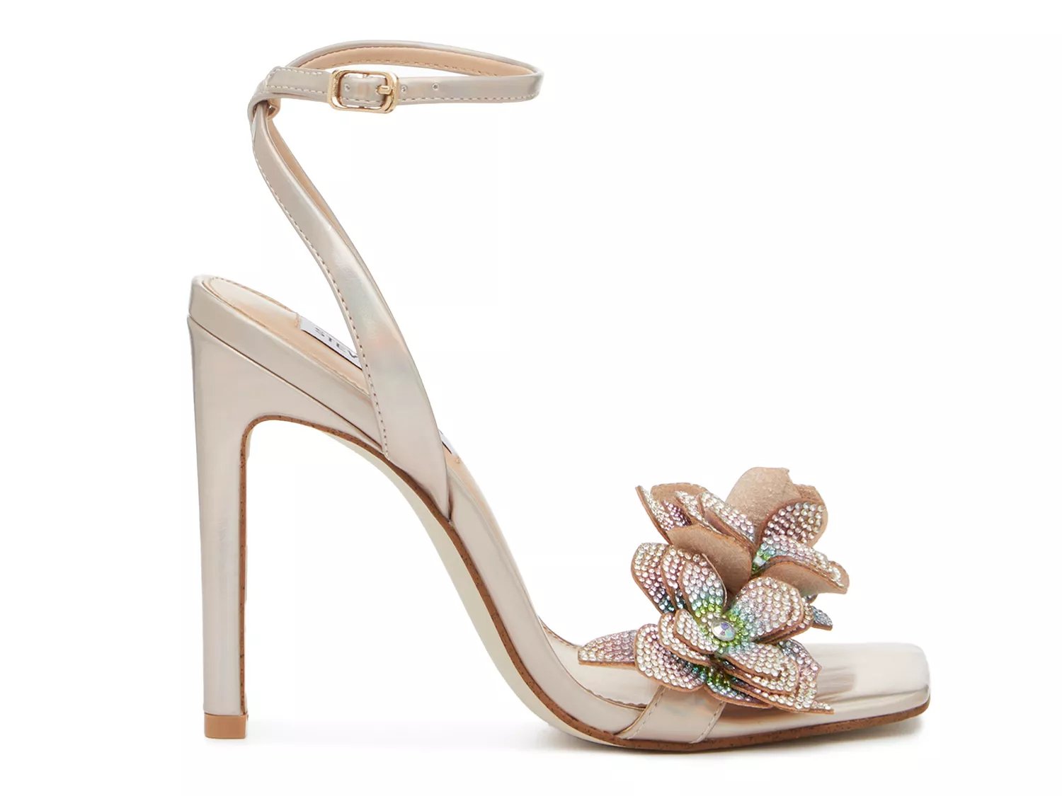 Ulyana Sandal