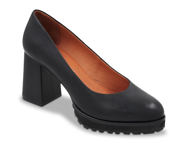 Andre Assous Lucky Pump - Free Shipping | DSW