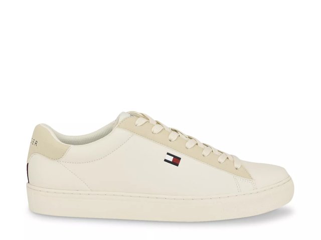 Tommy hilfiger corporate sneaker store