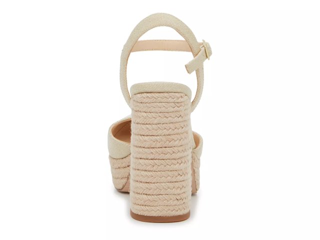 Jessica Simpson Ezulah Platform Pump - Free Shipping | DSW