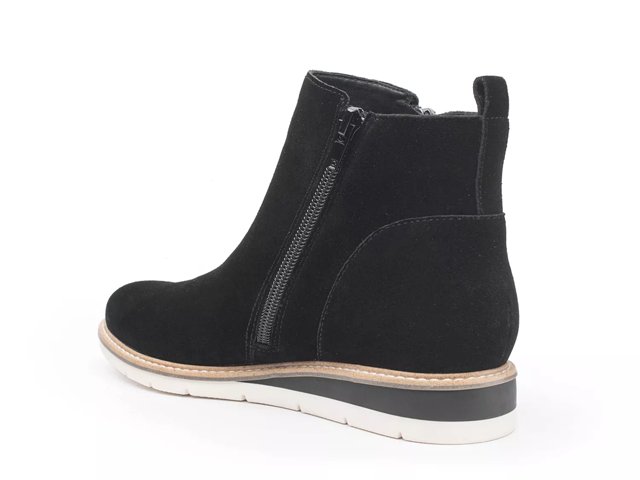 Me too booties clearance dsw