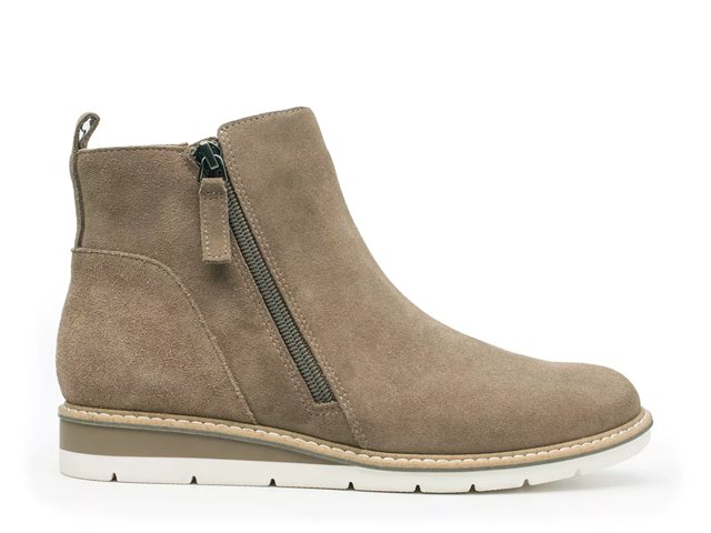 Wedge boots outlet near me