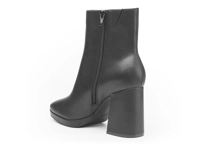 Me too cara platform bootie clearance