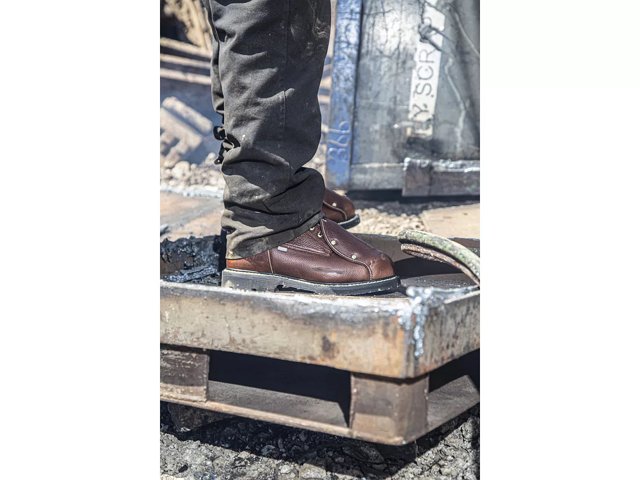 Short steel toe boots discount