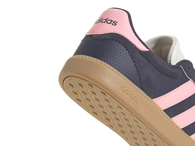 Adidas Women s Breaknet Sleek Sneaker