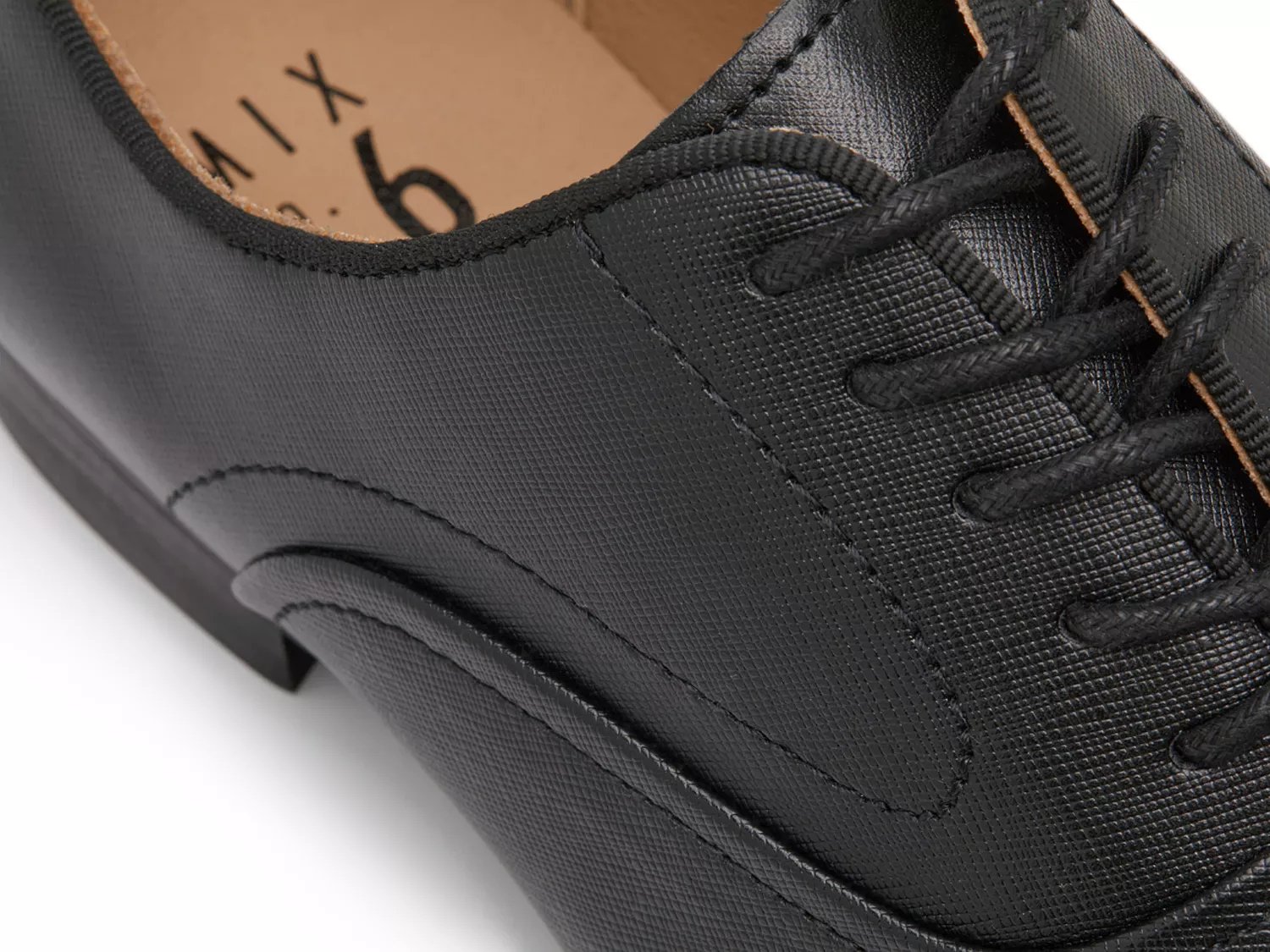 Neze Oxford