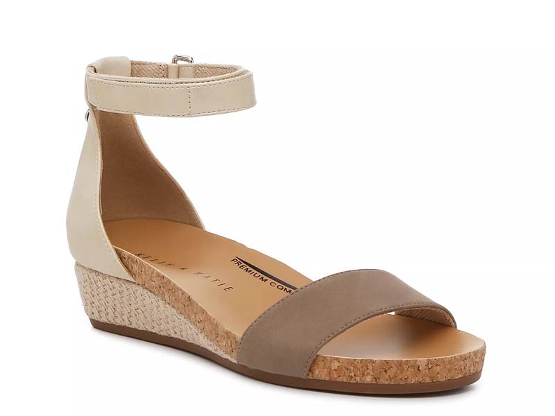 Lucky brand karston wedge deals