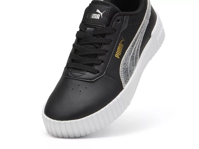 Puma carina snake store