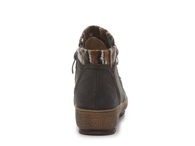 Tracie Bootie