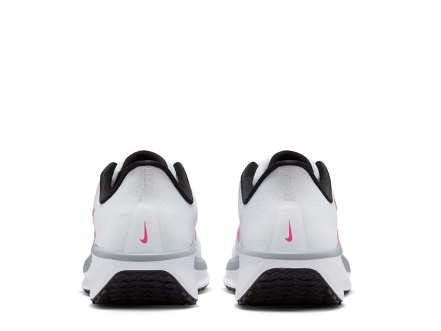 Nike Quest 6 Running Shoe - Women's