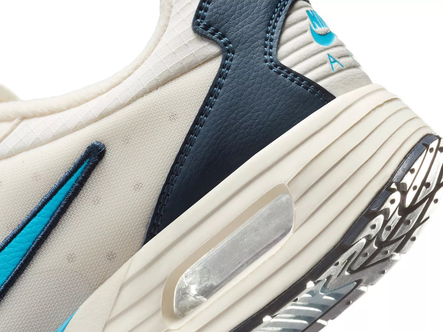 Air Max Solo Sneaker - Men's