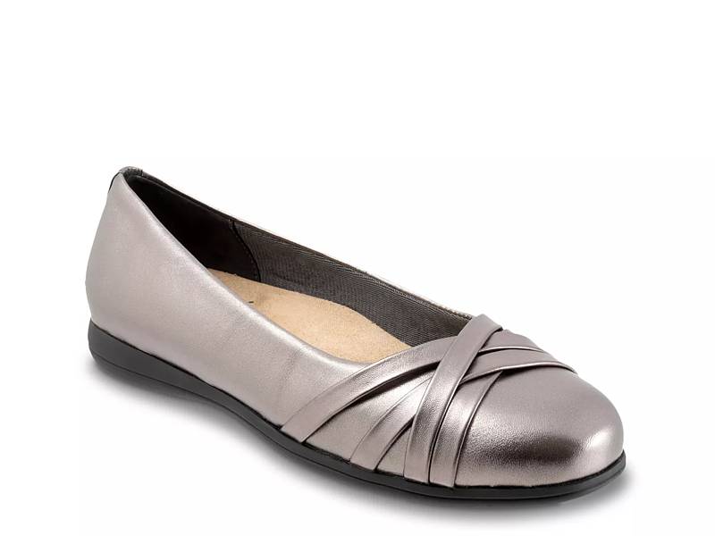 Shop Women s Extra Wide Flats DSW