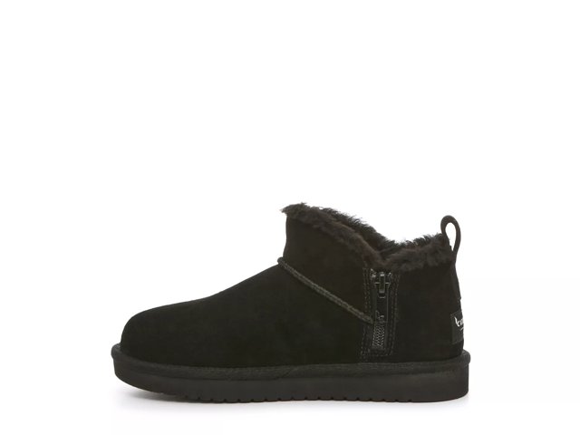 Ugg noir mini best sale