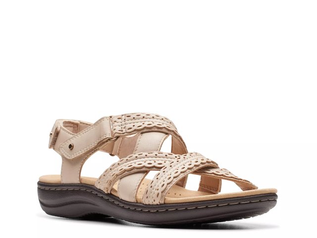 Clarks sandals narrow deals width