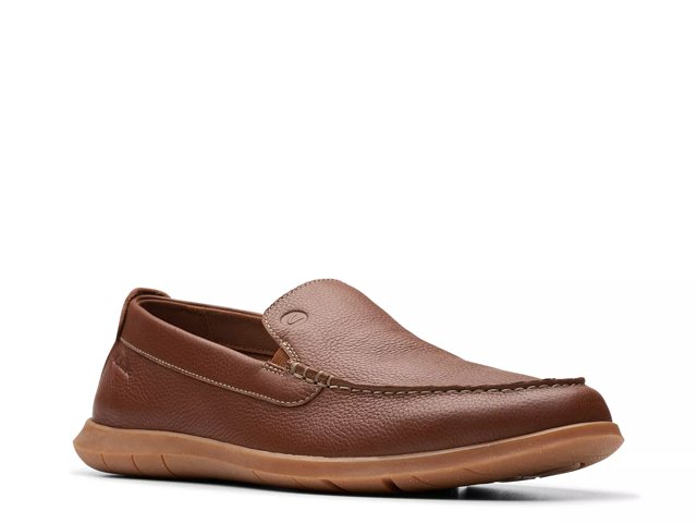 Clarks leather slip on top