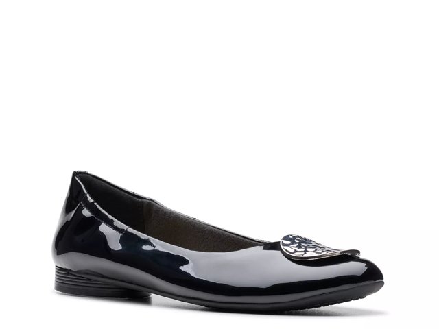 Clarks flats online dsw