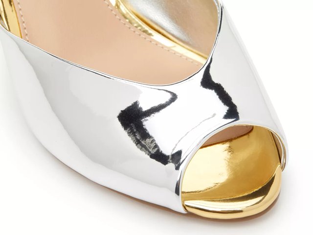 Steve Madden Riveting Sandal