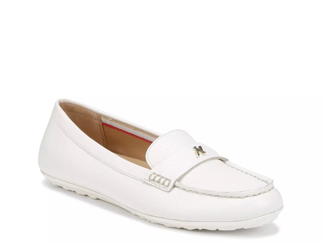 Naturalizer evie shop
