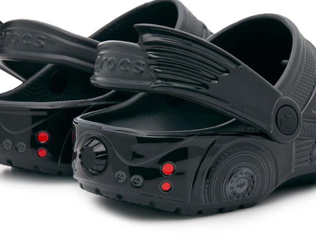 【CROCS】バットマンクロッグDC Batman Batmobile Classic Clog Batman Batmobile Classic Clog - Crocs