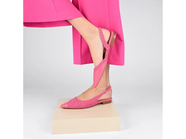 Journee Daphnne Flat - Free Shipping | DSW