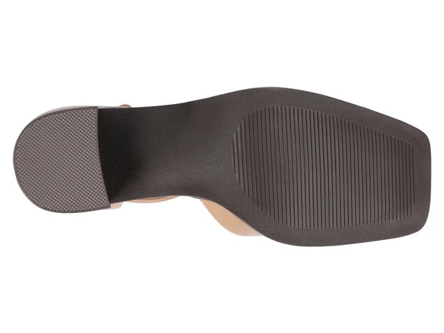 Evangeline Pump